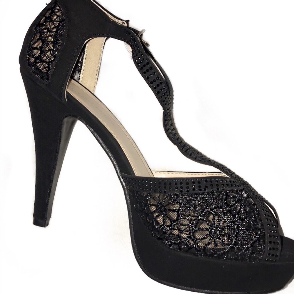 Open Toe Black Lace Heels 👠